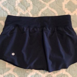 Lululemon skirt size 6
